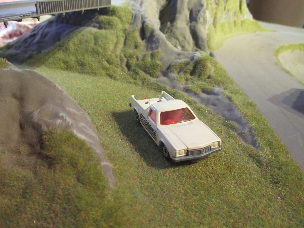 1:64 Holden HX Ute - Matchbox MB60 1981 creme near mint, Ophalen of Verzenden, Gebruikt, Auto