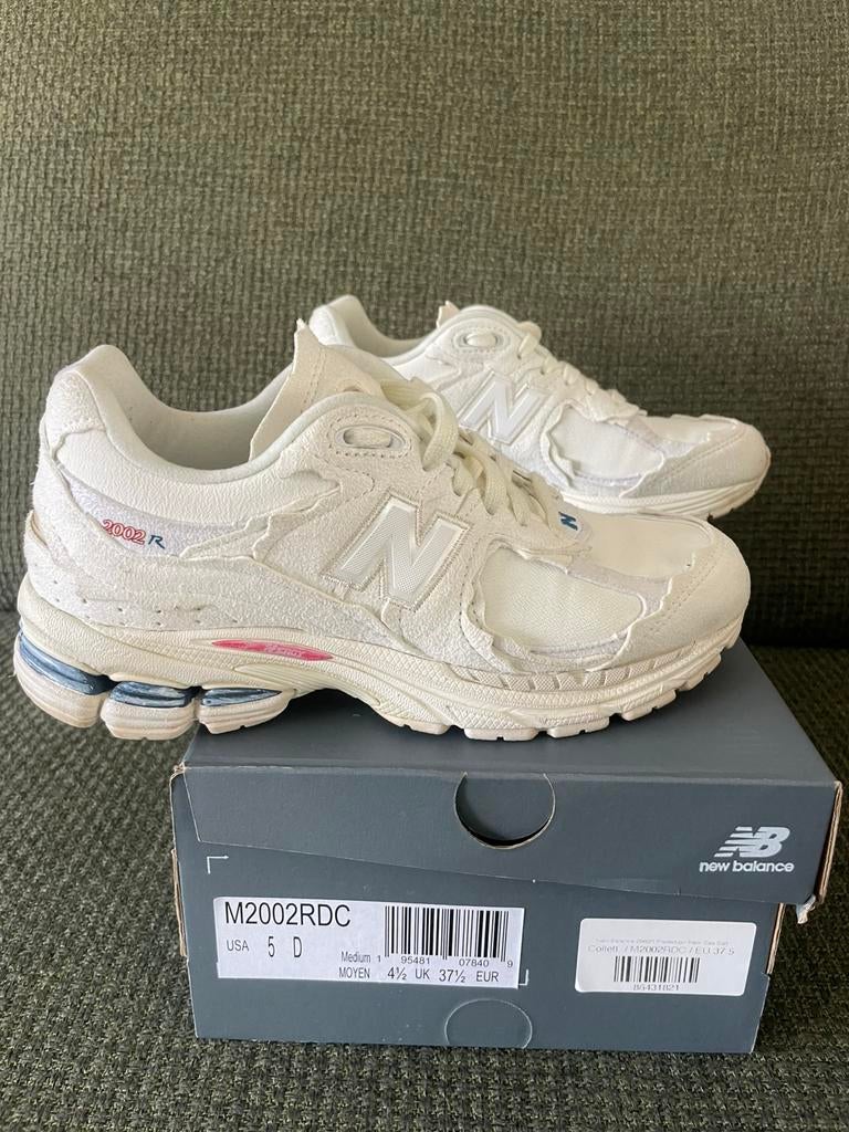 New balance 2002r unisex 37,5, Kleding | Dames, Schoenen, Ophalen of Verzenden, Zo goed als nieuw, Wit, Sneakers of Gympen