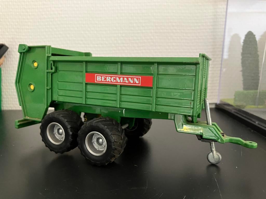 bergmann meststrooier siku 1:32, Ophalen of Verzenden, Zo goed als nieuw, Tractor of Landbouw, SIKU