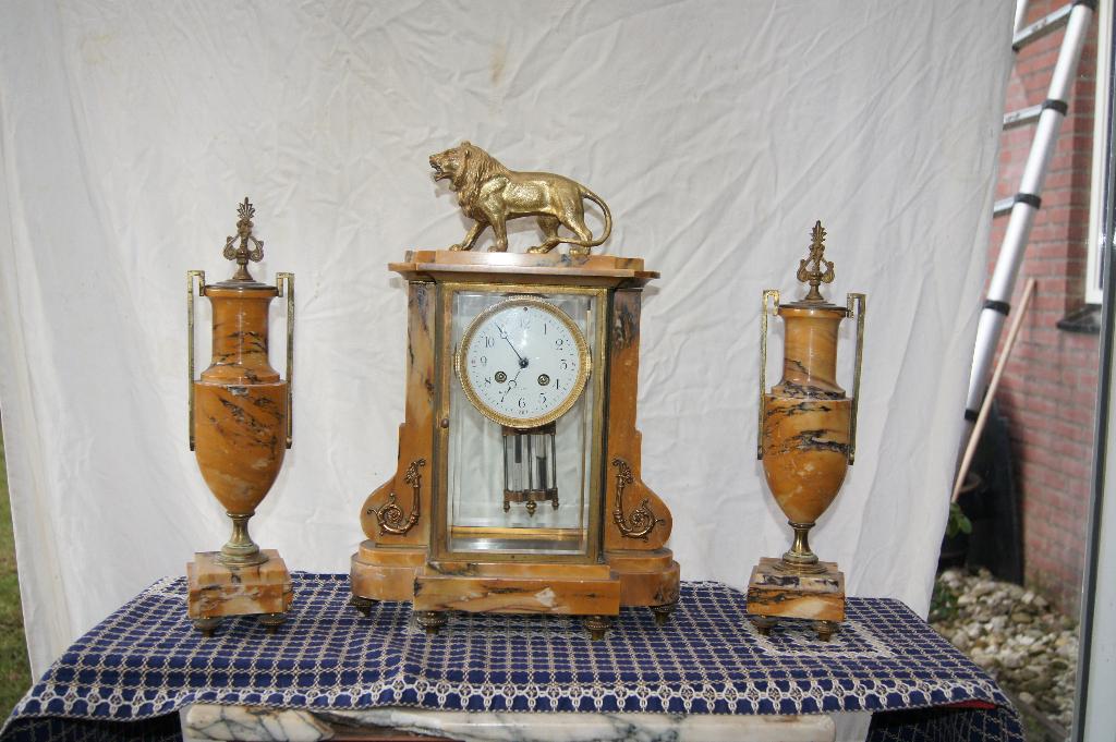 Glaspendule met vazen, Ophalen of Verzenden