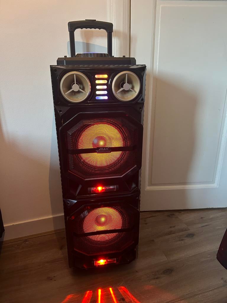 Party Box speaker met licht, mengpaneel en microfoons, Audio, Tv en Foto, Luidsprekers, Overige typen, Zo goed als nieuw, 120 watt of meer