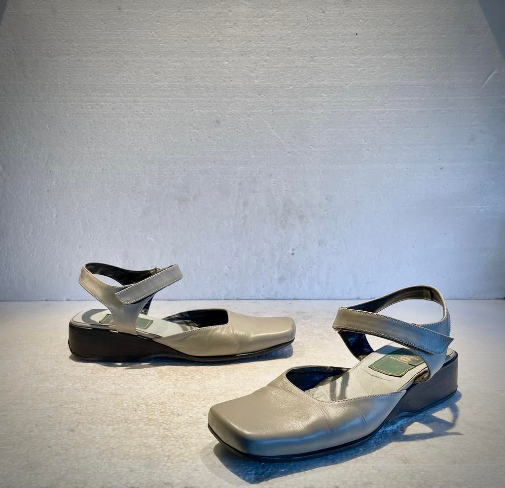 Fred de la Bretoniere design schoenen slingback grijs 38, Kleding | Dames, Schoenen, Schoenen met lage hakken, Ophalen of Verzenden