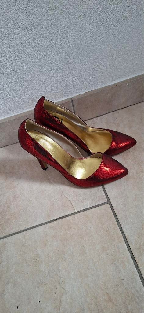 Rode pumps maat 37 - Nieuwstaat, nooit gedragen!, Ophalen of Verzenden, Nieuw, Rood, Pumps