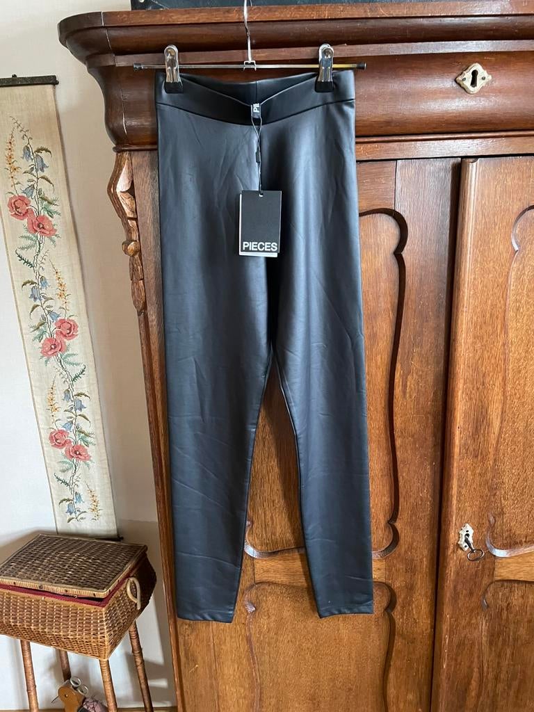 Nieuwe zwarte legging Pieces XS/S, Legging, Maat 36/38 (S), Zwart, Nieuw