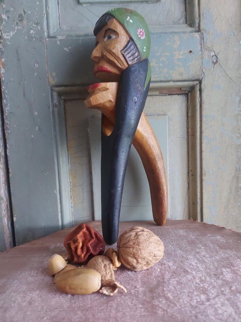 Antieke oude houten notenkraker volkskunst kraker Ertsgeberg, Antiek en Kunst, Ophalen of Verzenden