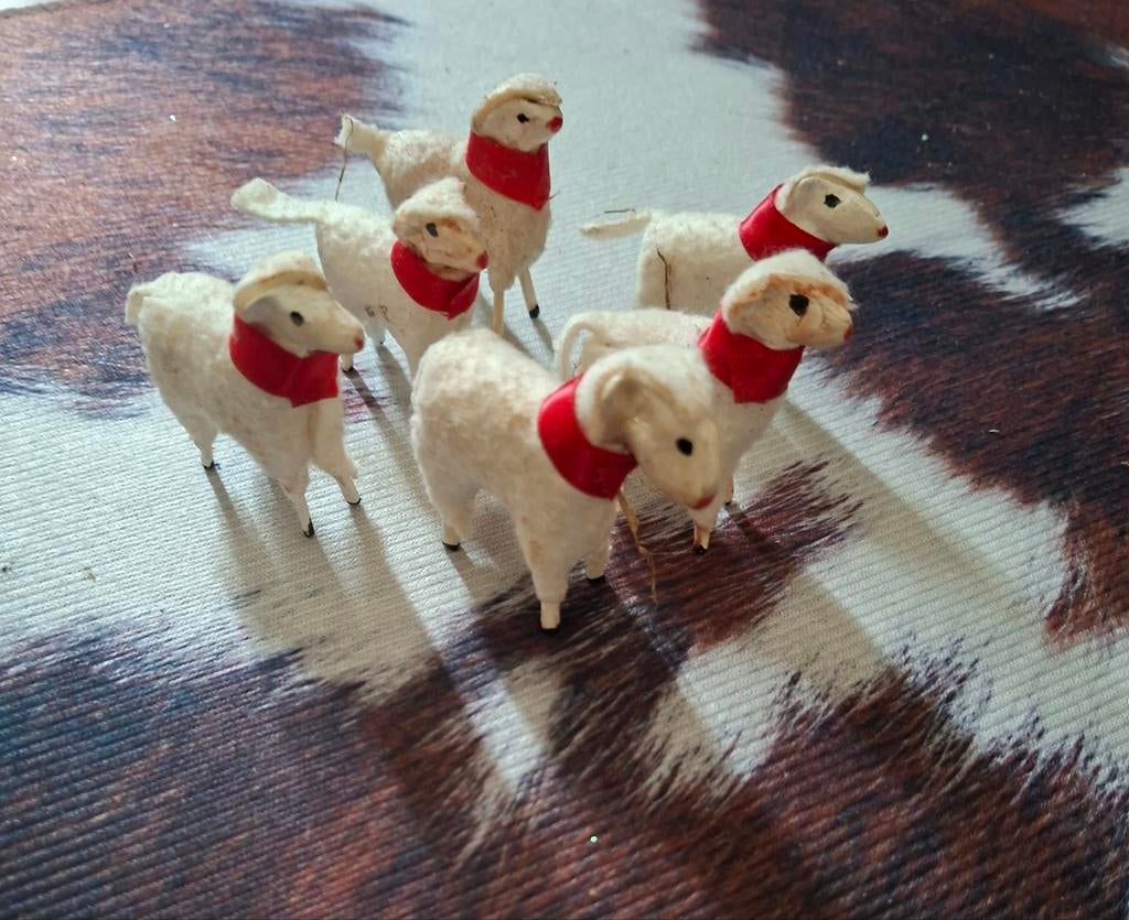 6 Kerststalschaapjes, Ophalen of Verzenden, Gebruikt