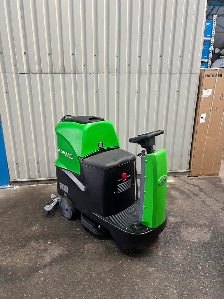 Schrob- en zuigmachine, Ophalen, Nieuw, Schrobmachine