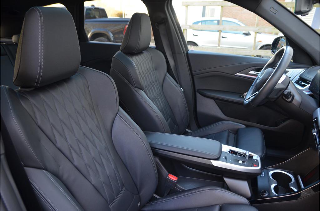 BMW iX1 xDrive30 67 kWh HUD, Leder, Pano, Harman Kardon, Automaat, 12 maanden, Zwart, 24 min