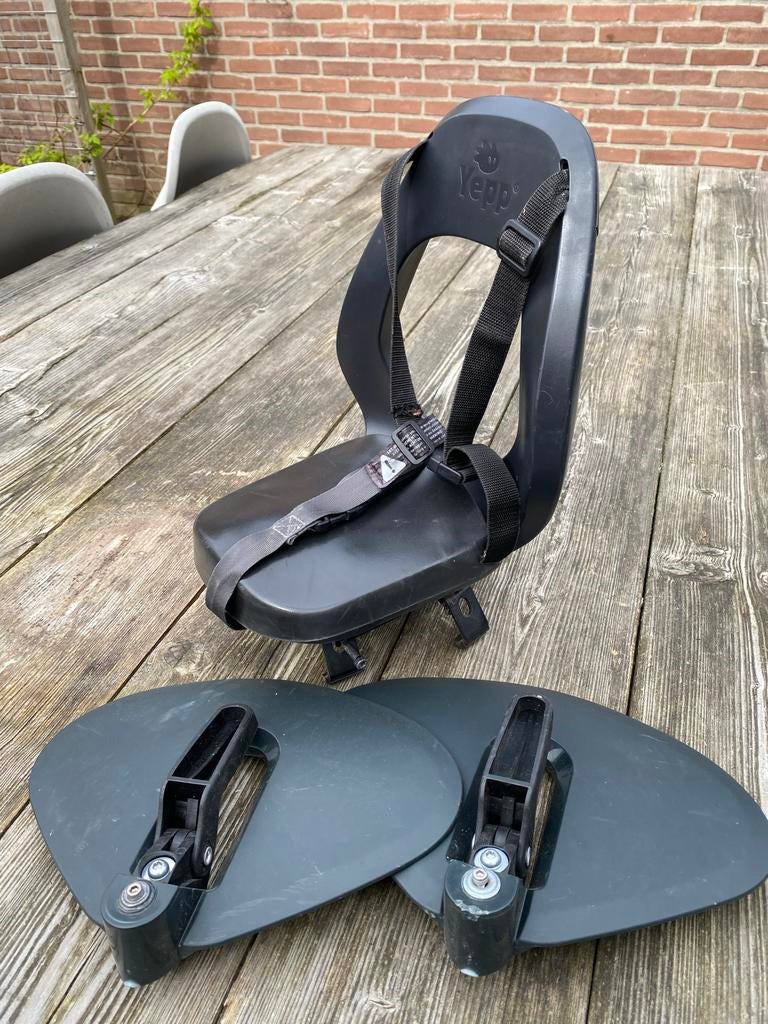 Yepp kinderzitje achterop fiets + beschermers en voetsteunen, Ophalen of Verzenden, Gebruikt, Achterzitje, Voetsteuntjes