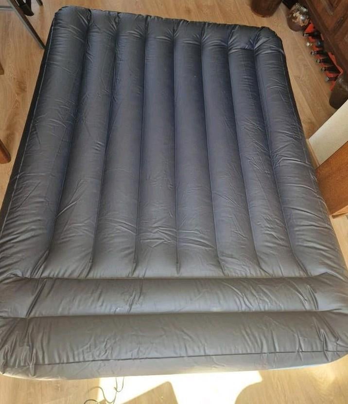 Intex AP620A 2-persoons luchtbed met ingebouwde pomp, Caravans en Kamperen, Luchtbedden, Ophalen of Verzenden, Ingebouwde pomp