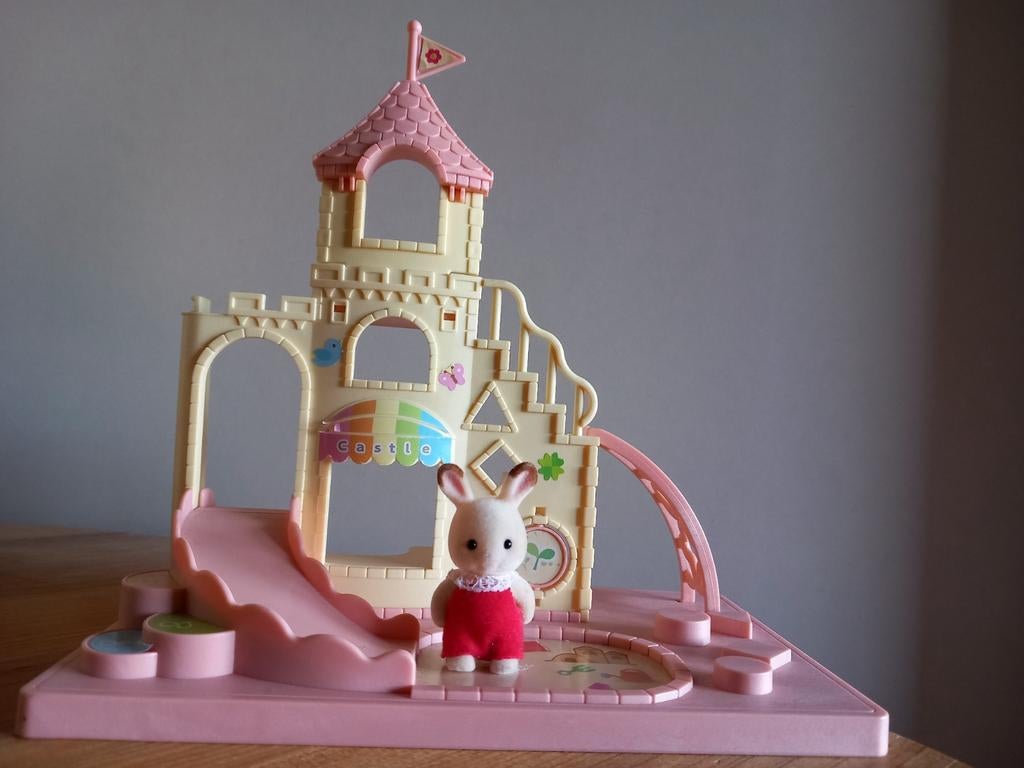 Sylvanian families babykasteeltje/babykonijn compleet, Ophalen of Verzenden, Gebruikt