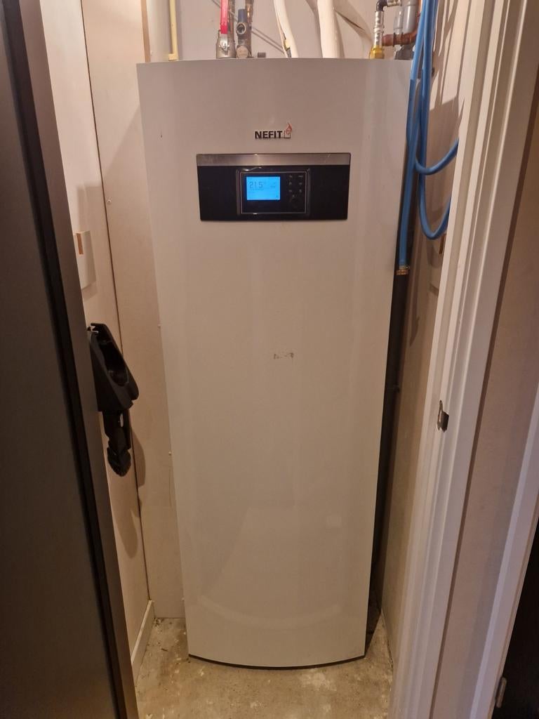 Nefit Bosch Enviline warmtepomp, Doe-het-zelf en Verbouw, Verwarming en Radiatoren, Ophalen, 60 tot 150 cm, 30 tot 80 cm