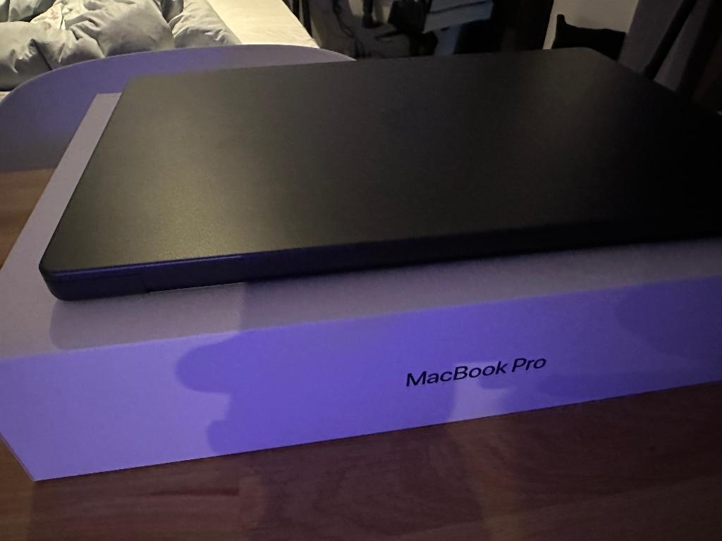 Macbook Pro 16 inch M4 Pro Space Black, Qwerty, 512 GB, Zo goed als nieuw, 16 inch