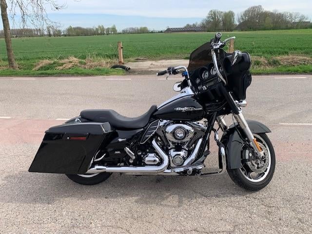 Harley Davidson street glide, LED Verlichting, 2 cilinders, Motorrijbewijs A, Particulier