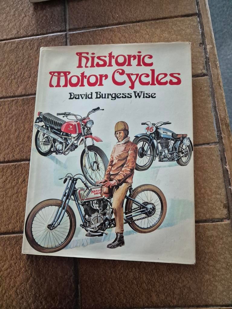 Diverse motorboeken, Boeken, Motoren, Ophalen of Verzenden, Gelezen