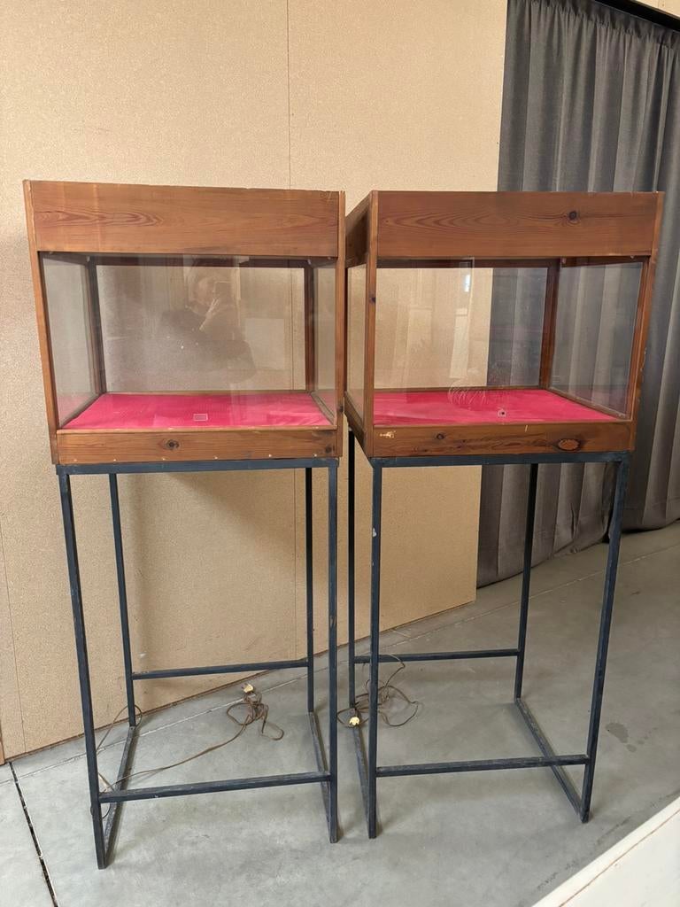 Vintage vitrinekast / winkelvitrine / museumkast, Ophalen, Studio Larilo, Vintage, Zo goed als nieuw