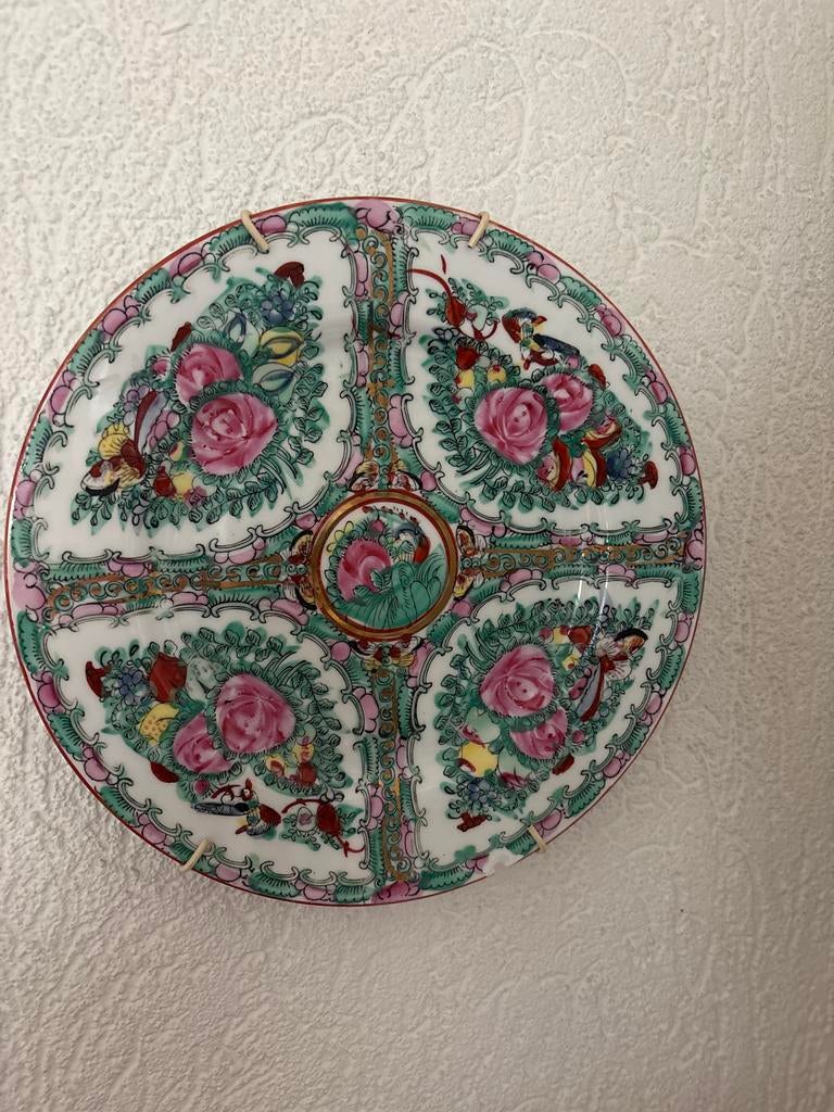 Decoratief Chinees bord met bloemen en vogels, Antiek en Kunst, Antiek | Wandborden en Tegels, Ophalen of Verzenden