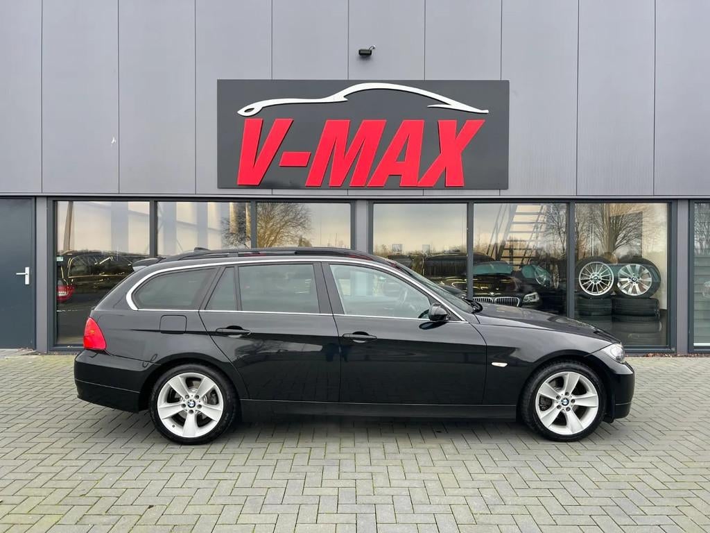 BMW 325i Touring AUT HighExe Pano NaviProf Leer Trek Stoelvw, Automaat, Gebruikt, Zwart, 2497 cc