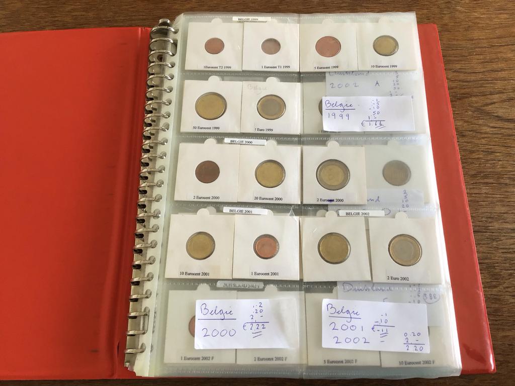 Euromunten 12 landen in album 1999 2000 2001 2002, Ophalen of Verzenden, Overige landen, Overige waardes, Setje