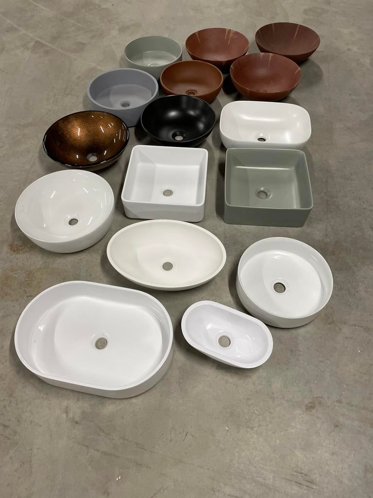 Grote partij waskommen, Ophalen, Zo goed als nieuw, Wastafel