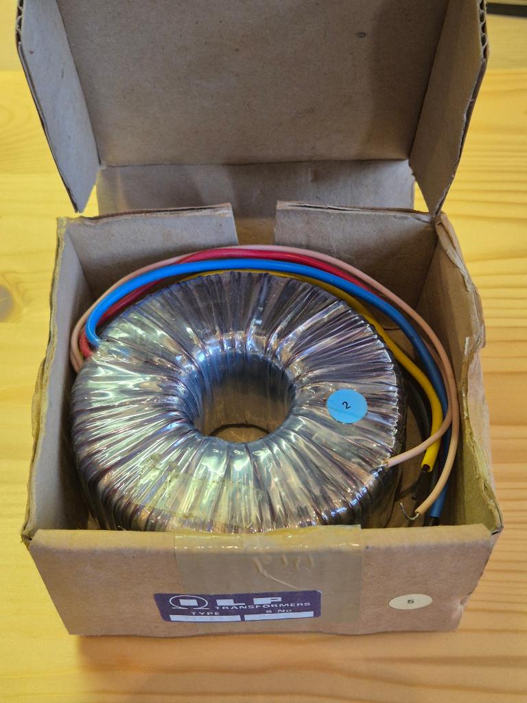 Ringkerntrafo met 2x wikkeling 15 V/10 A | 300VA  - Nieuw -, Hobby en Vrije tijd, Elektronica-componenten, Ophalen, Nieuw