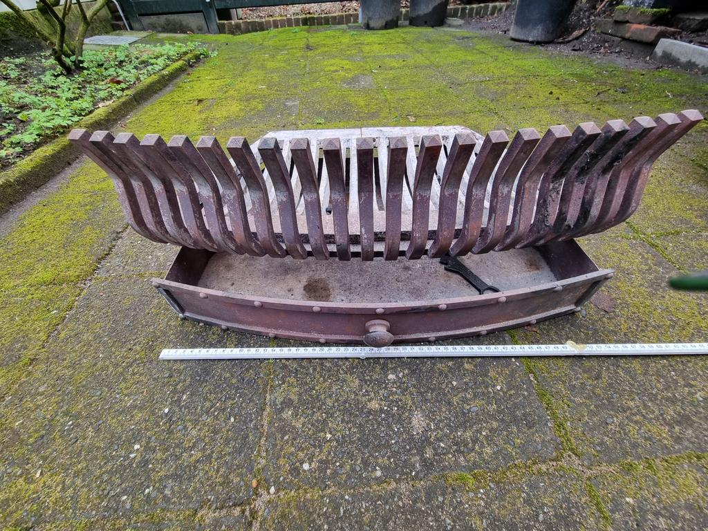 Stookrooster gietijzer, Ophalen, Gebruikt, Houthaard