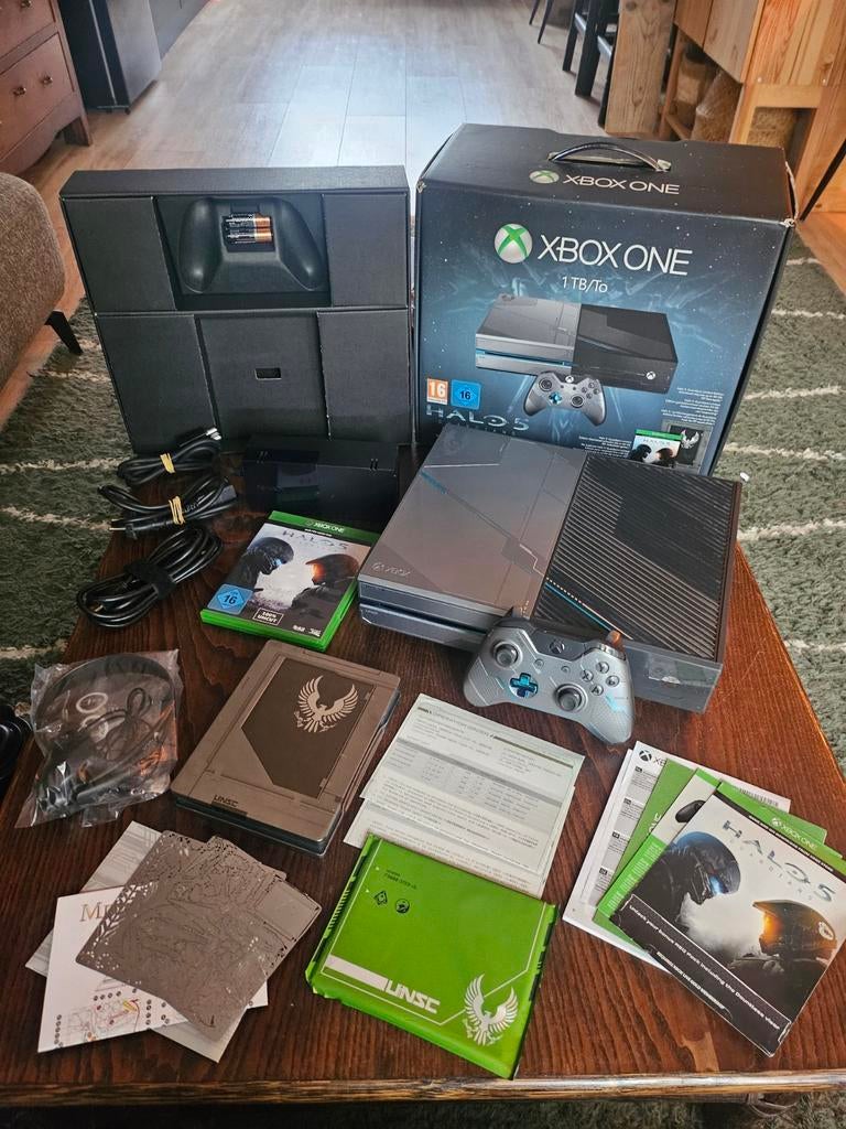 Xbox one 1TB HALO5 editie (CIB) zeer netjes!!, Met games, Xbox One, Ophalen of Verzenden, Zo goed als nieuw