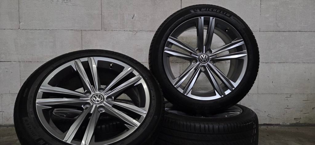 18" VW R-line Passat B8 T-roc velgen Michelin zomerbanden, 18 inch, Gebruikt, Banden en Velgen, Ophalen of Verzenden