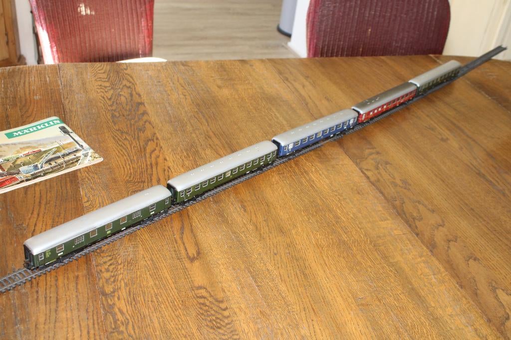 Märklin  Vijf D-Trein rijtuigen, Hobby en Vrije tijd, Modeltreinen | H0, Wisselstroom, Gebruikt, Wagon, Ophalen of Verzenden