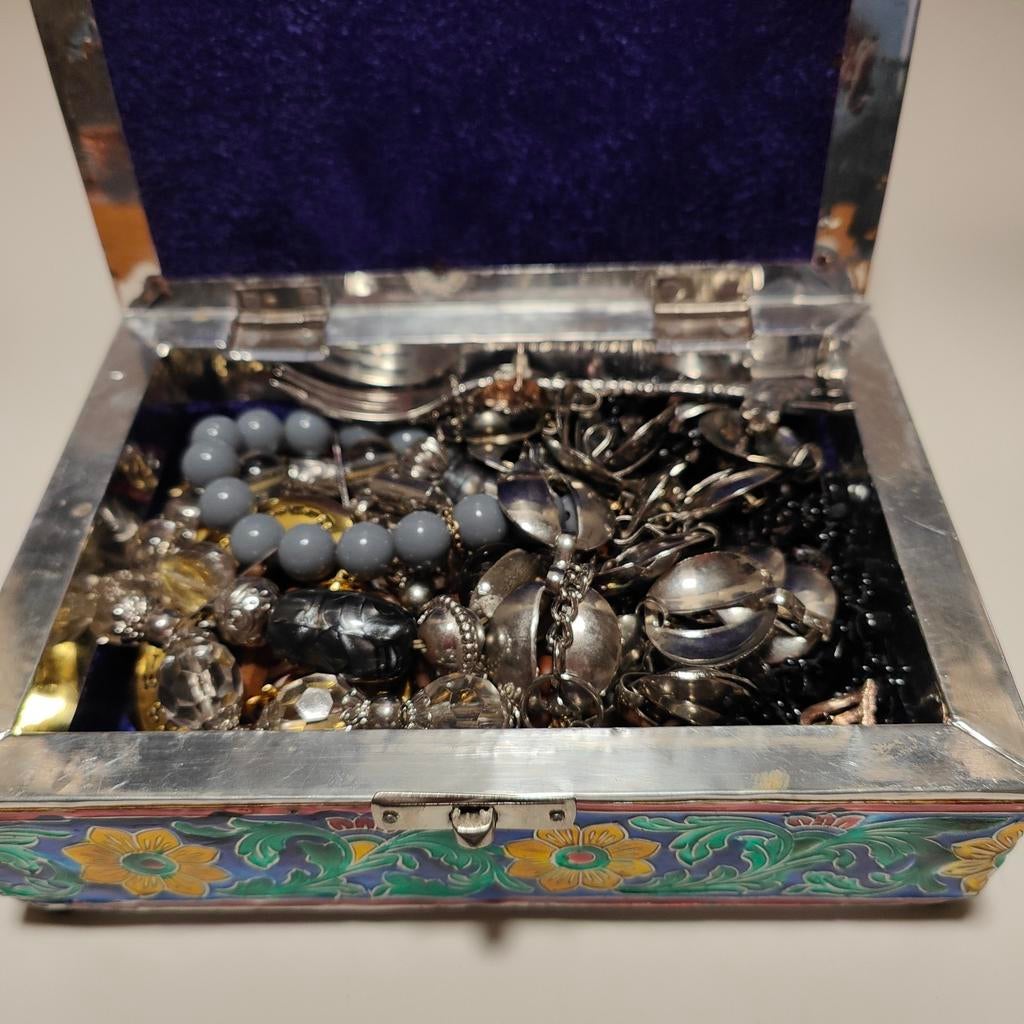 61.Mooie sieradenkist vol diverse sieraden, Ophalen of Verzenden, Gebruikt