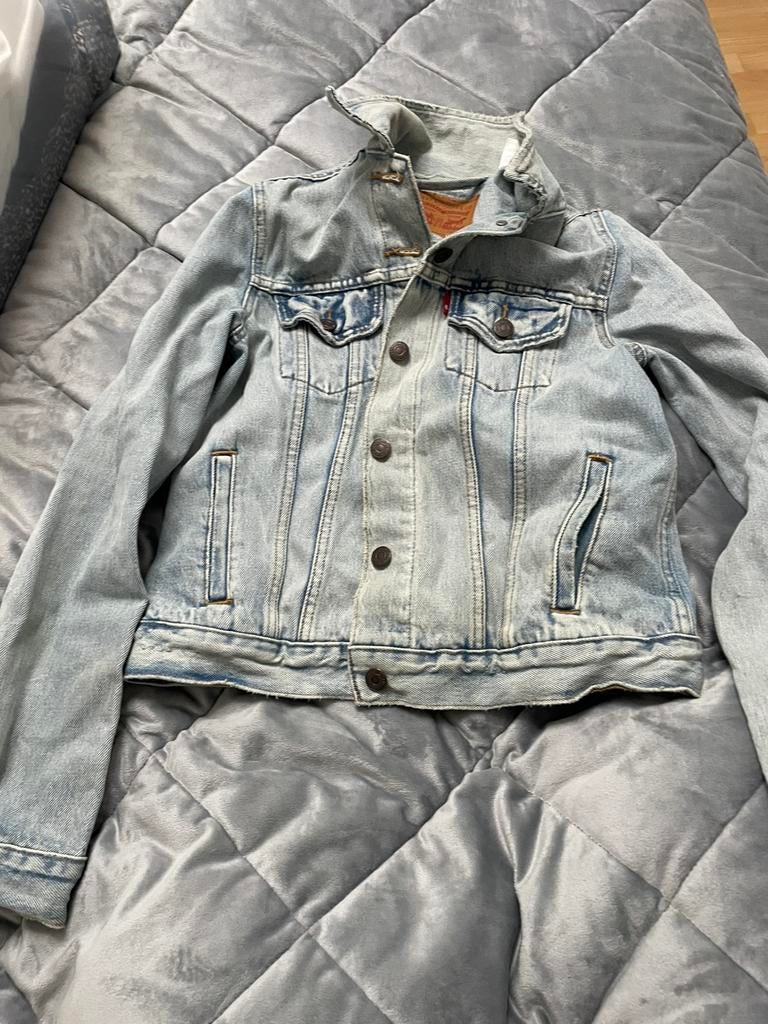 Levi's spijkerjas S, Kleding | Dames, Ophalen of Verzenden, Zo goed als nieuw, Maat 38/40 (M), Blauw