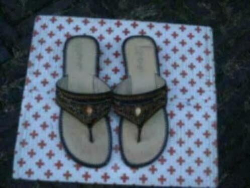 TEENSLIPPERS NIEUW KLEURRIJK 36, NU GRATIS VERZENDING POST