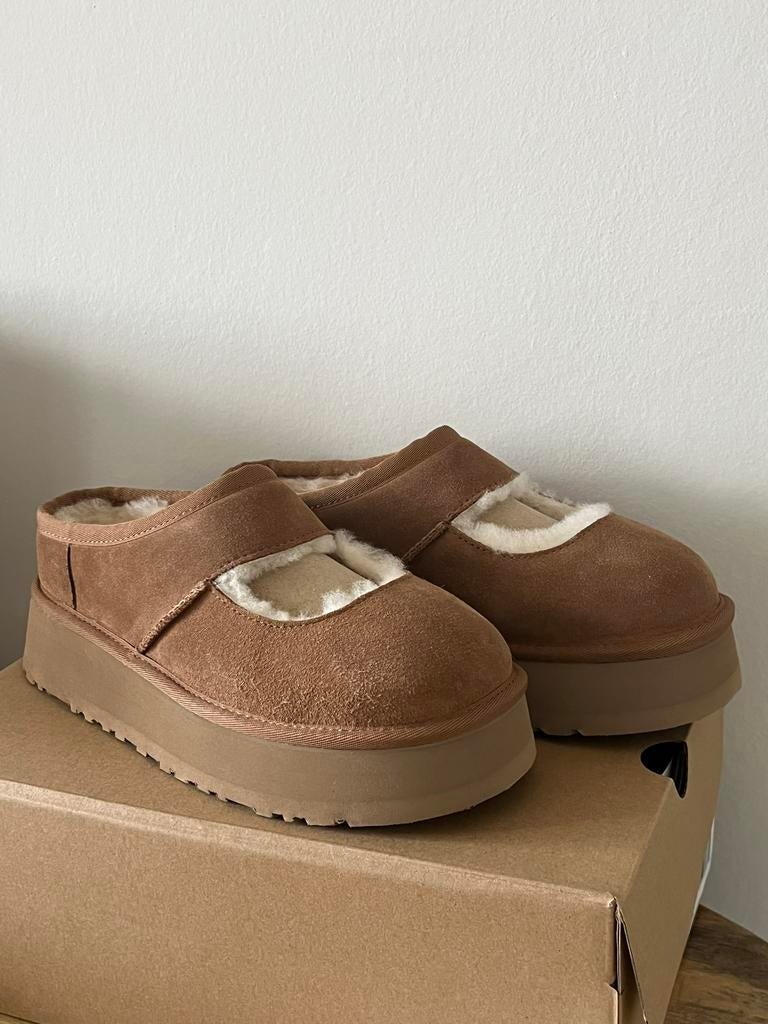 Splinternieuwe UGG Bea Jane Mary maat 39, Kleding | Dames, Schoenen, Bruin, Nieuw, Ophalen of Verzenden, Pantoffels of Sloffen