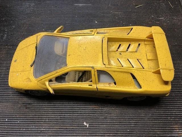 Lamborghini Diablo Barnfind , staat al jaren stil . schaal, Ophalen of Verzenden, Zo goed als nieuw, Auto, Bburago