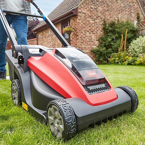 Nieuwe Toro 60V Accugrasmaaier 43cm met 4.0Ah accu, Tuin en Terras, Ophalen, Accu-grasmaaier, Nieuw, Mulchfunctie