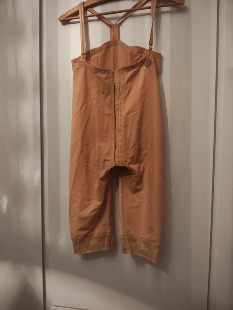 Faja merk VOE maatM, Ophalen of Verzenden, Beige, Body of Korset