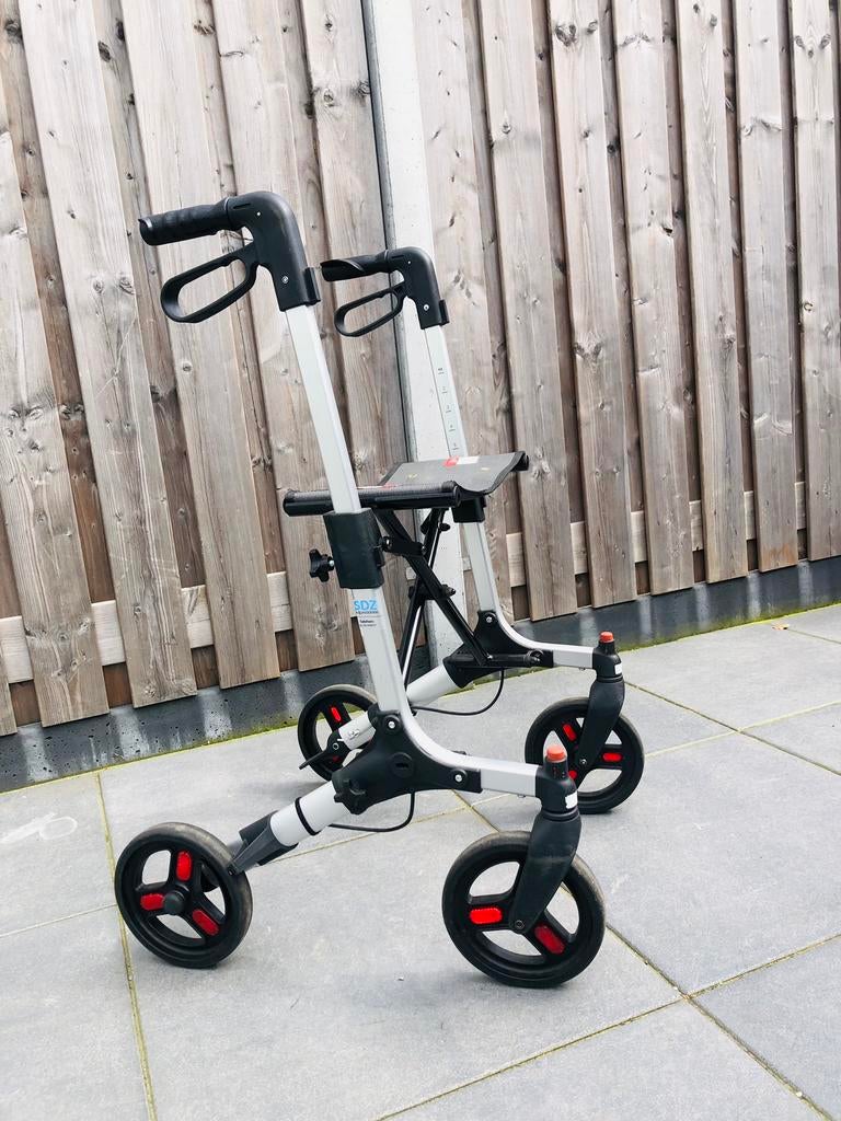 Diverse opvouwbare inklapbare lichte rollator Topro Nitro, Diversen, Rollators, Ophalen of Verzenden, Lichtgewicht, Zo goed als nieuw
