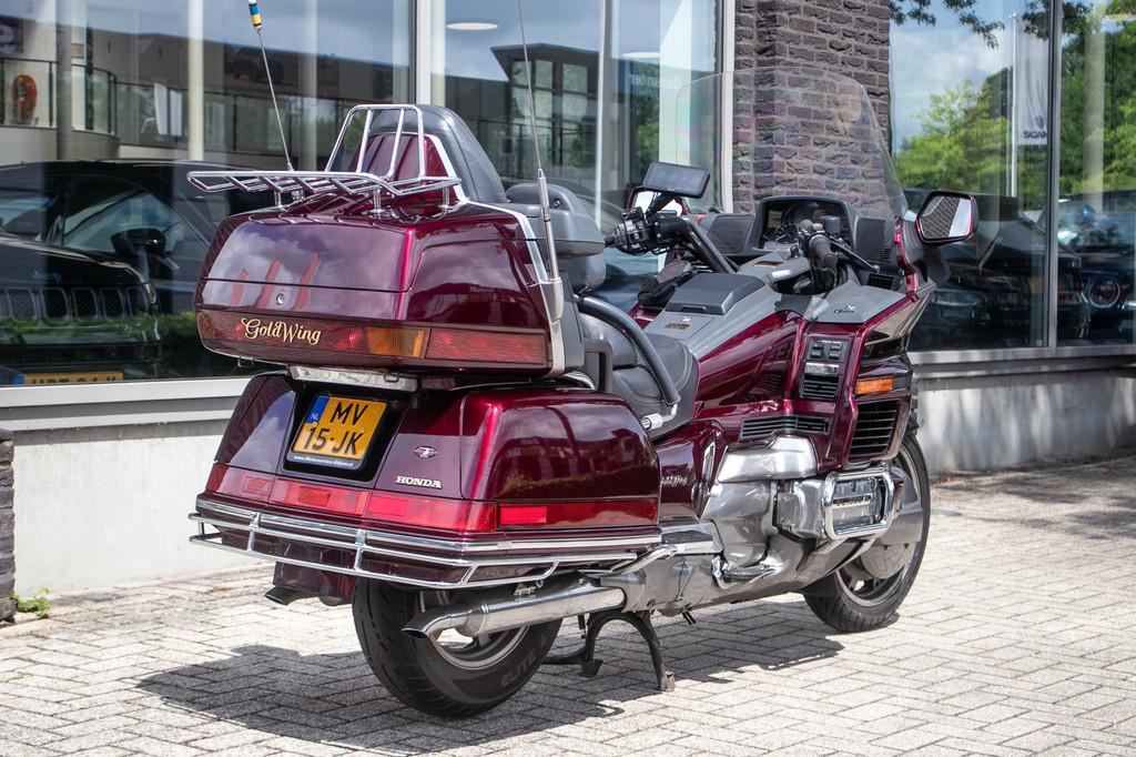 Honda GL 1500 Gold Wing - Luchtvering/compressor | Carplay |, Wesselink Deventer B.V., Solingenstraat 7
7421ZN  DEVENTER, NL, Info@auto-wesselink.nl