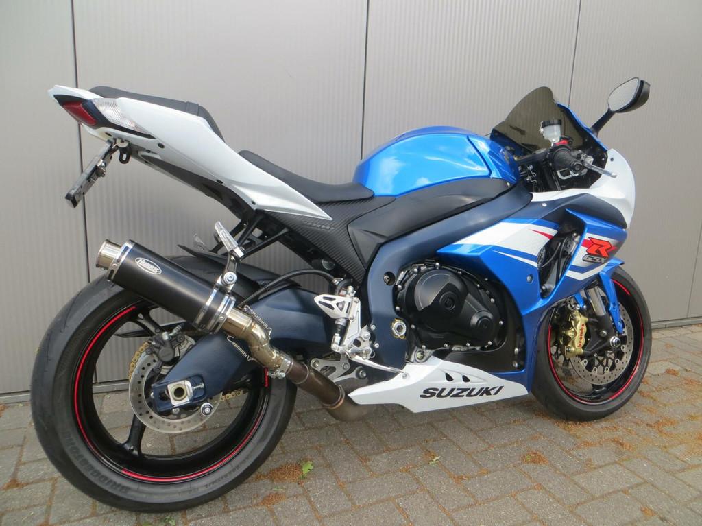 Suzuki GSX R 1000 - foto 2