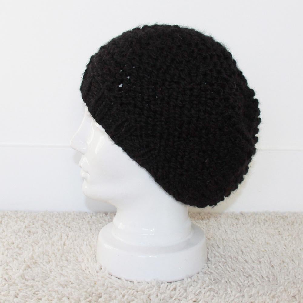 Mooie Warme Zwarte Muts € 10,-, ---, Ophalen of Verzenden, Zo goed als nieuw, Muts