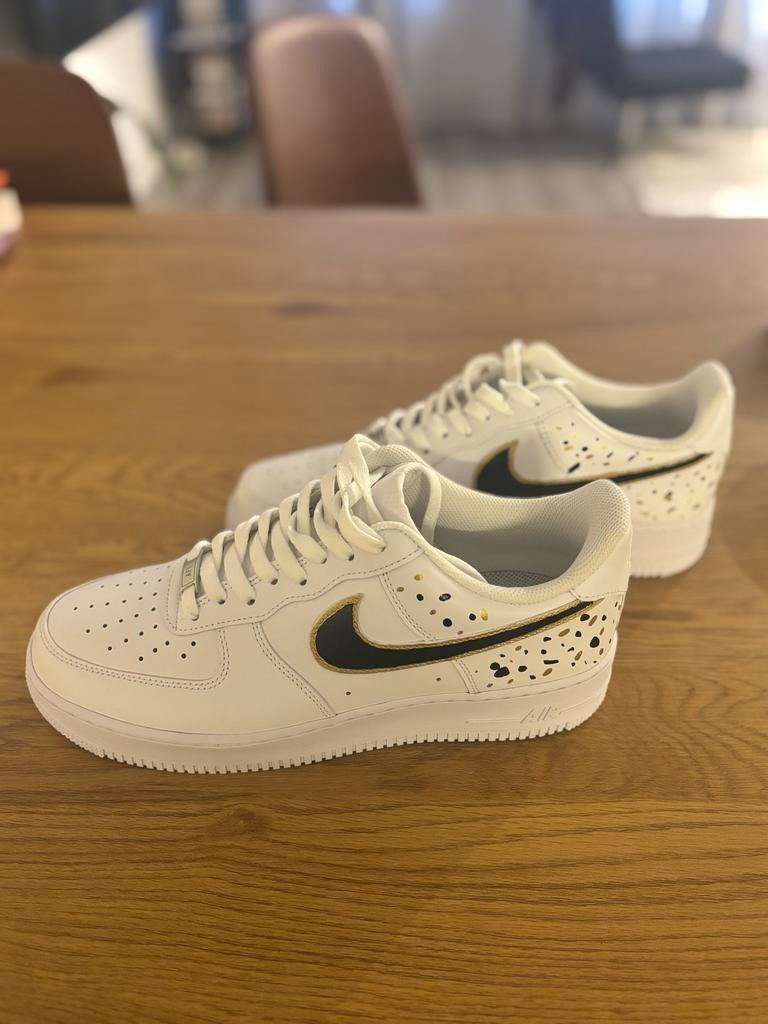 Nike Air Force 1 - EUR 44 (Custom paint) - Nieuw, Ophalen of Verzenden, Nieuw, Wit, Sneakers of Gympen