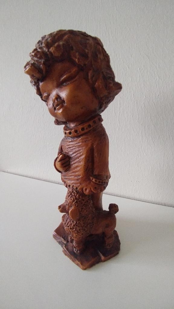 Massief stenen sculptuur van leuk meisje met hond,, Ophalen of Verzenden