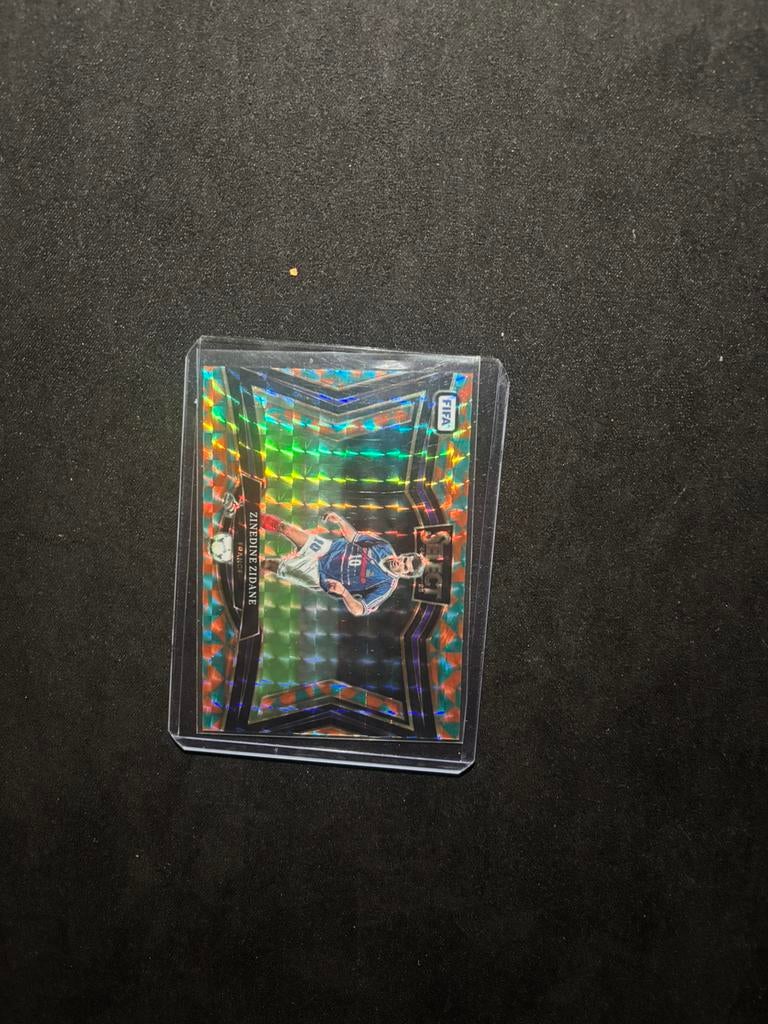 Zinedine Zidane /15 field level prizm FIFA Select 24/25, Ophalen, Zo goed als nieuw