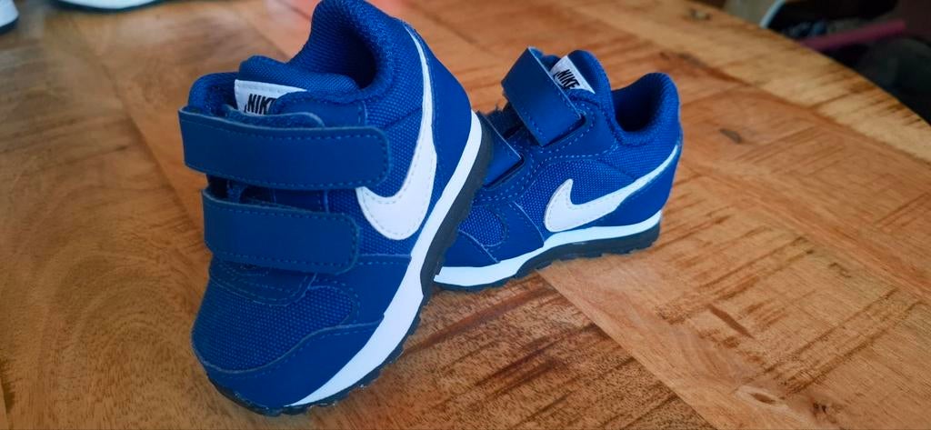 Kinder schoenen nike, Ophalen of Verzenden, Zo goed als nieuw, Jongen of Meisje, Sportschoenen