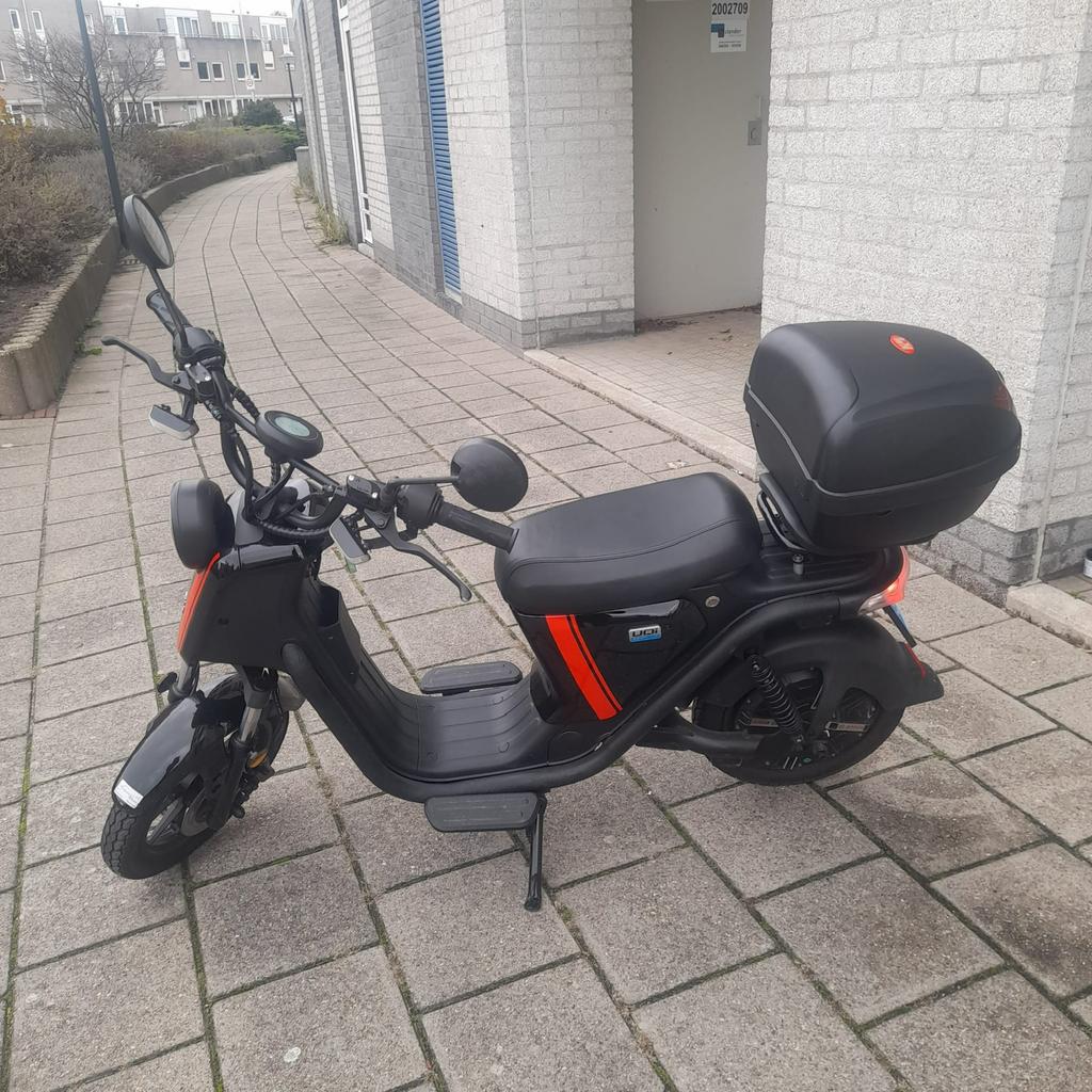 NIU Elektrice scooter, Elektrisch, Zo goed als nieuw, Ophalen, Overige merken
