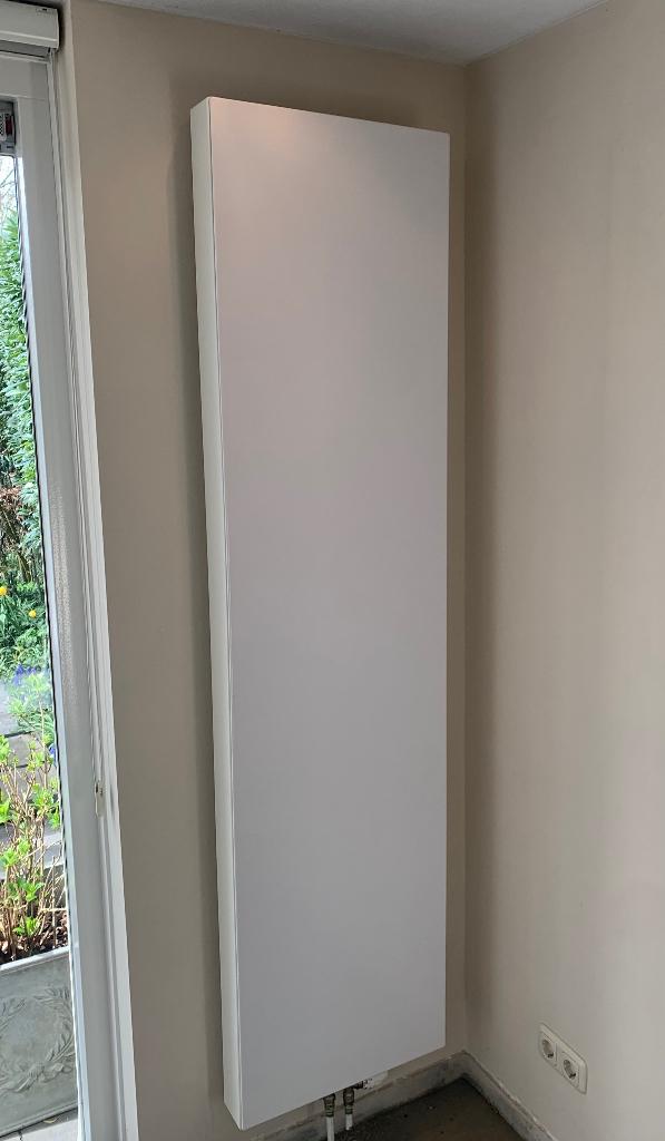 Vlakke verticale radiator, Ophalen, Gebruikt, Radiator, Minder dan 60 cm