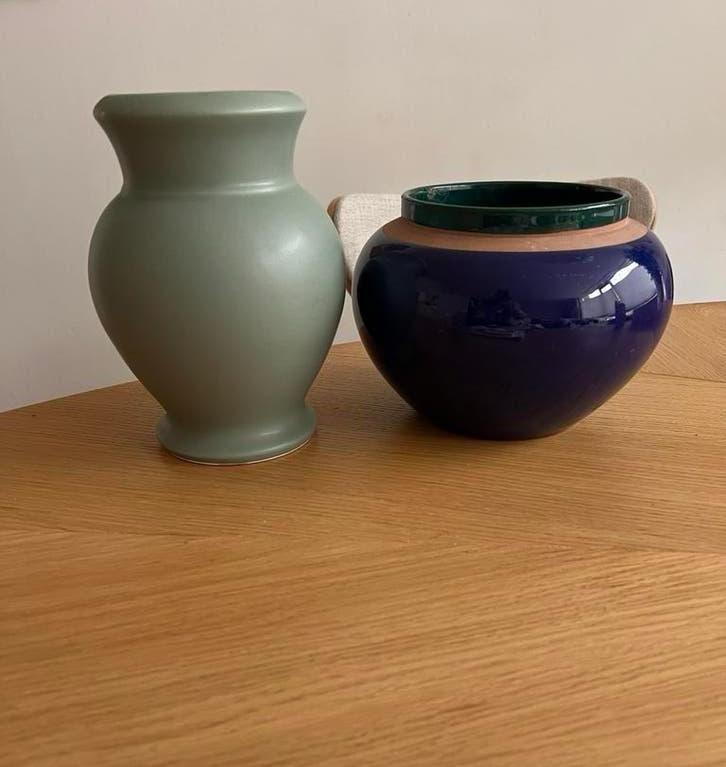 Bloempot / vaas keramiek aardewerk terracotta blauw groen, Blauw, Aardewerk of Porselein, Ophalen of Verzenden, Zo goed als nieuw