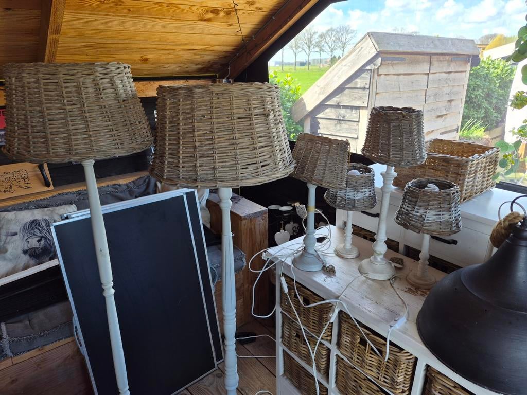 Sfeervolle lampen met rieten kap, Gebruikt, 100 tot 150 cm, Landelijke, Bohemian, Ophalen of Verzenden