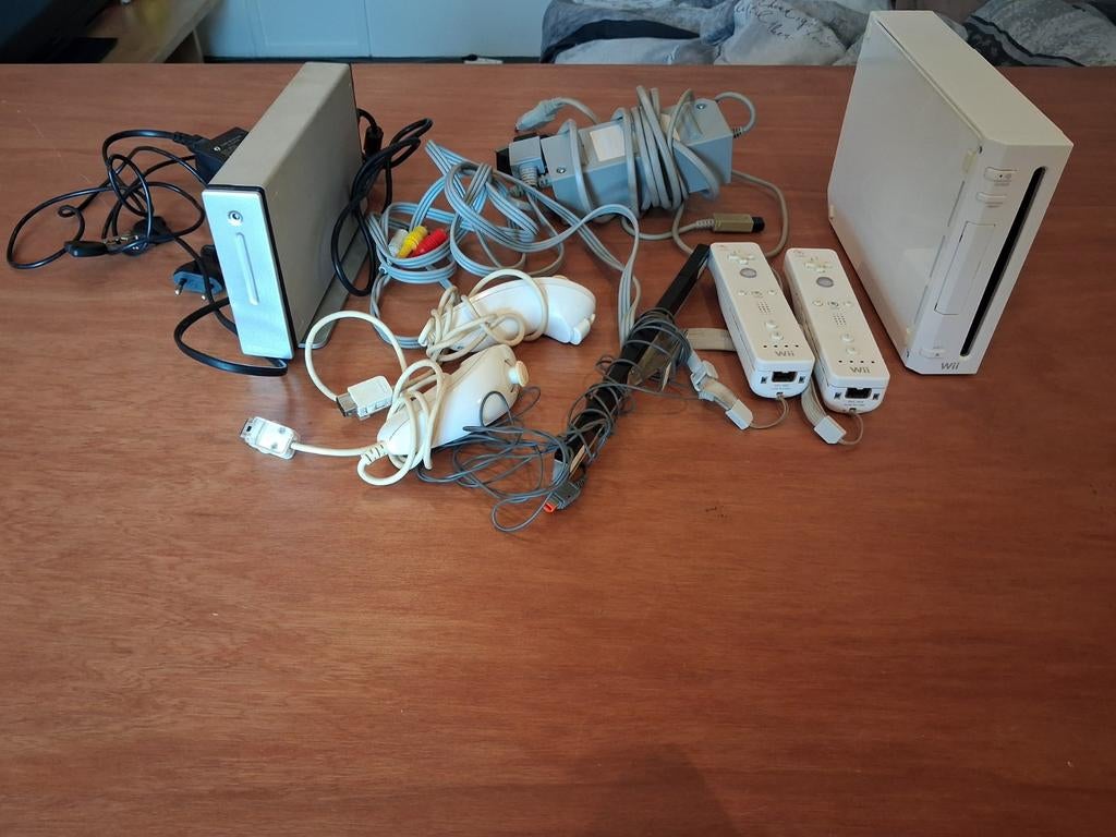 Nintendo Wii met 225 spellen, Spelcomputers en Games, Ophalen of Verzenden, Gebruikt, Met 2 controllers