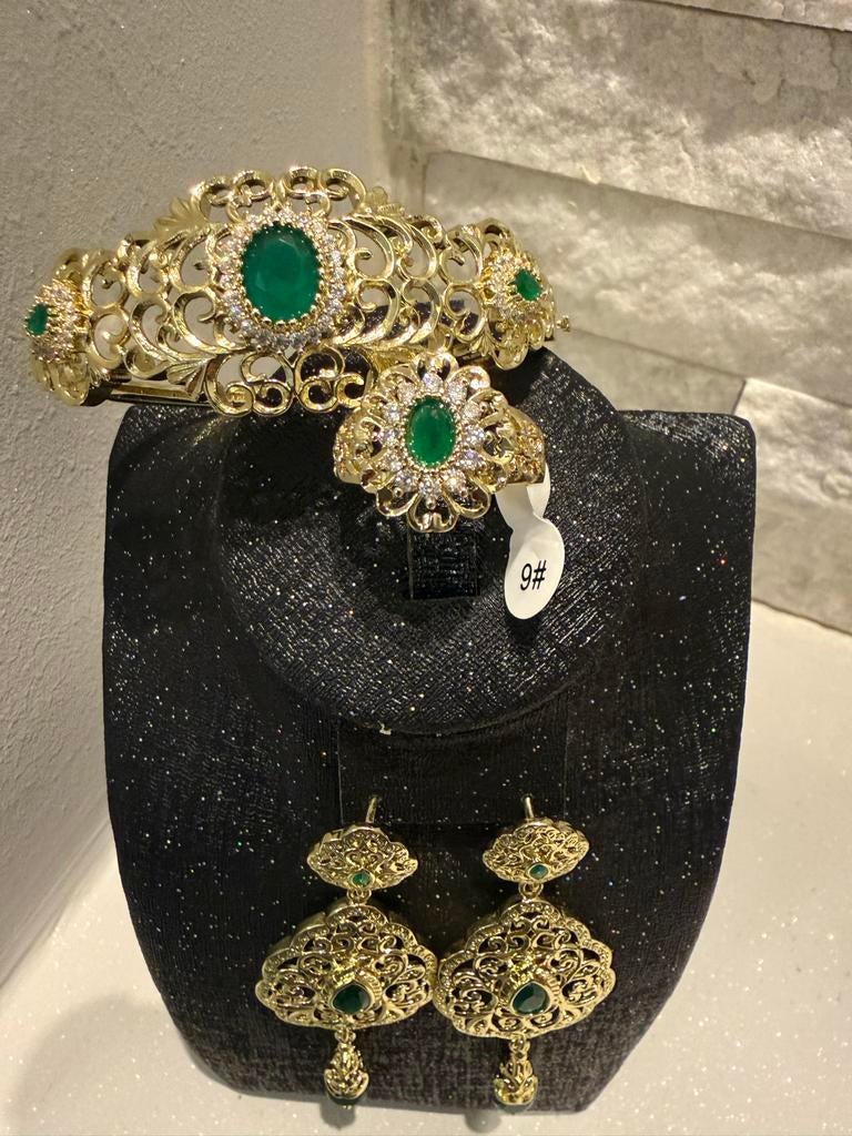 Beldi set met groene steentjes: ring, oorbellen, armband, Overige materialen, Nieuw, Ophalen of Verzenden, Met edelsteen